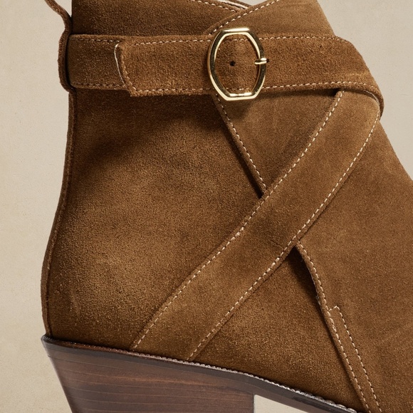 New photos! BANANA REPUBLIC Ankle Suede Boots w/ Gold Buckle, Black, Size 9 - Picture 6 of 13